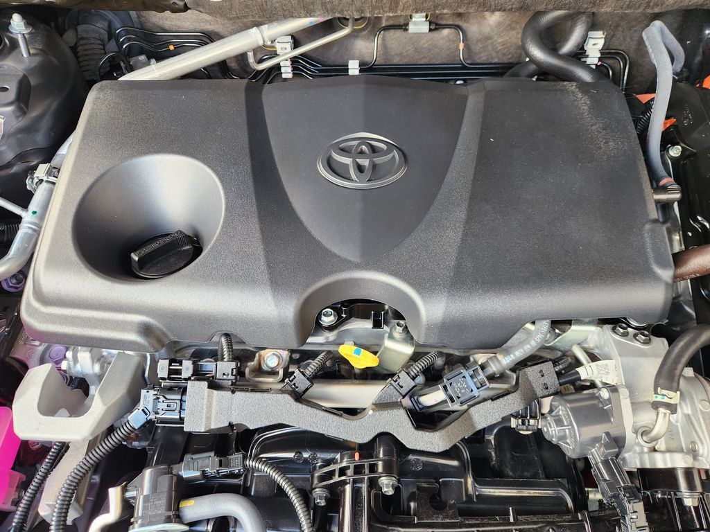 Used 2025 Toyota RAV4 LE AWD/4WD image 31