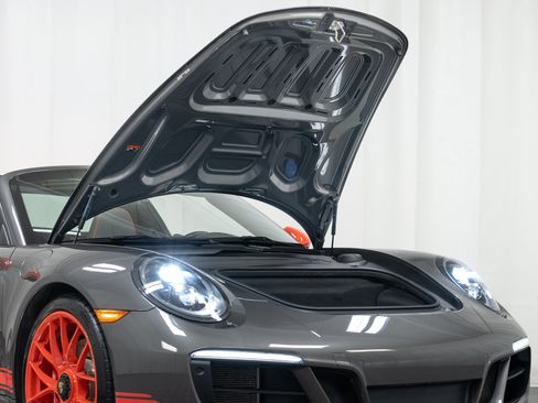 Certified 2018 Porsche 911 Targa 4 GTS AWD/4WD image 12