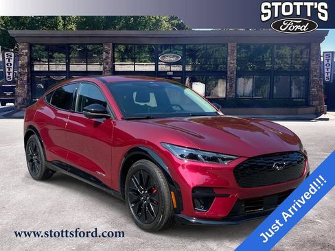 Used 2025 Ford Mustang Mach-E Premium w/ Sport Appearance Package AWD/4WD image 1