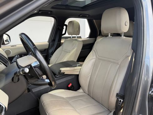 Used 2017 Land Rover Discovery SE AWD/4WD image 11