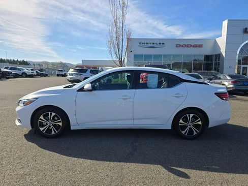 Used 2023 Nissan Sentra SV image 2