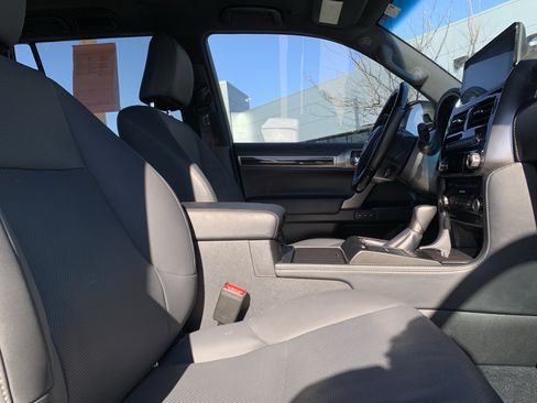 Used 2023 Lexus GX 460 Premium image 35