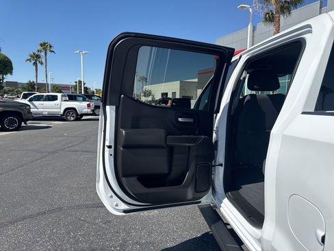 Used 2021 Chevrolet Silverado 1500 LT AWD/4WD image 17