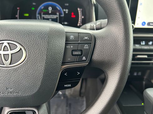 Used 2026 Toyota Camry LE FWD image 14