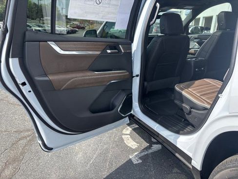 New 2026 GMC Acadia Denali Ultimate image 32