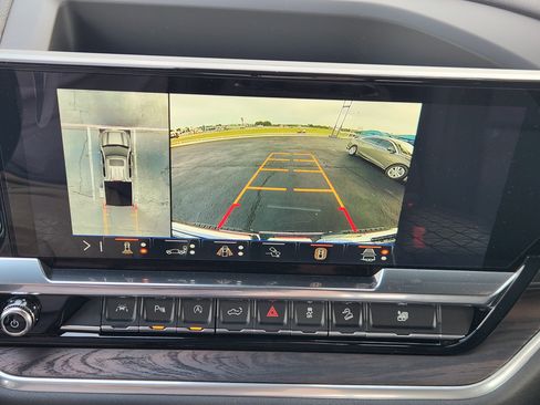 New 2025 GMC Sierra 1500 SLT image 13