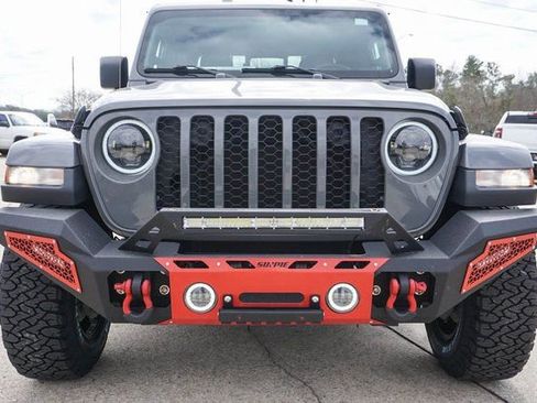 Used 2023 Jeep Gladiator Sport image 8