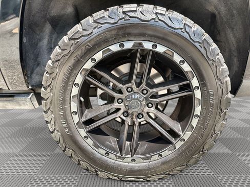 Used 2019 Cadillac Escalade ESV Platinum AWD/4WD image 29