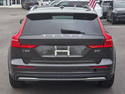 Used 2024 Volvo V60 B5 Cross Country Ultimate AWD/4WD image 5