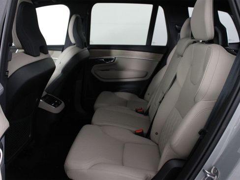 Used 2026 Volvo XC90 B5 Core image 32