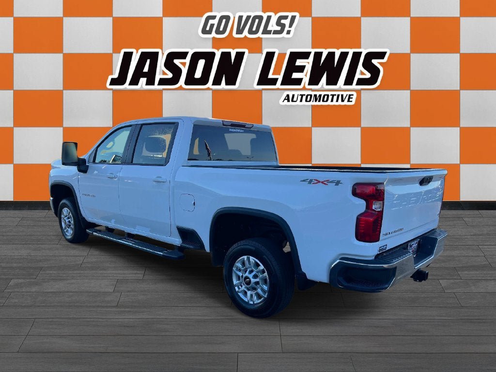 Used 2025 Chevrolet Silverado 2500 LT w/ Convenience Package AWD/4WD image 5