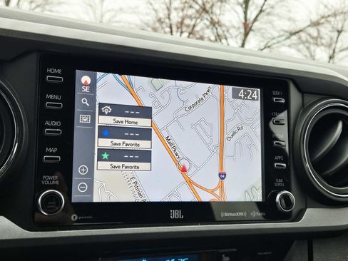 Used 2020 Toyota Tacoma TRD Off-Road w/ TRD Premium Off Road Package image 31