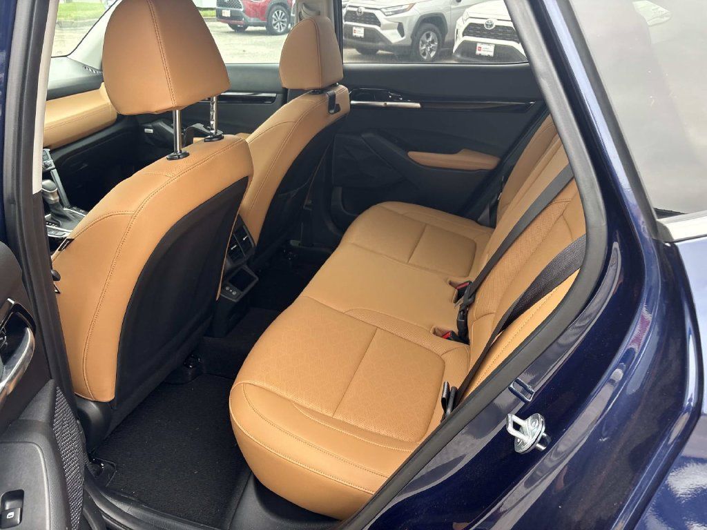 Used 2024 Kia Seltos SX w/ SX Sunroof Package AWD/4WD image 9