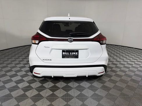 Used 2023 Nissan Kicks S FWD image 8