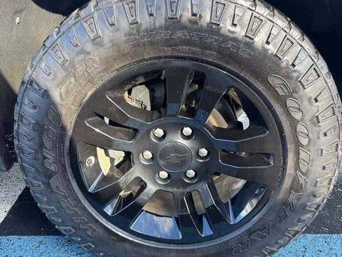 Used 2019 Chevrolet Suburban LT AWD/4WD image 33