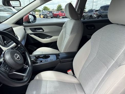 Certified 2023 Nissan Rogue SV FWD image 5