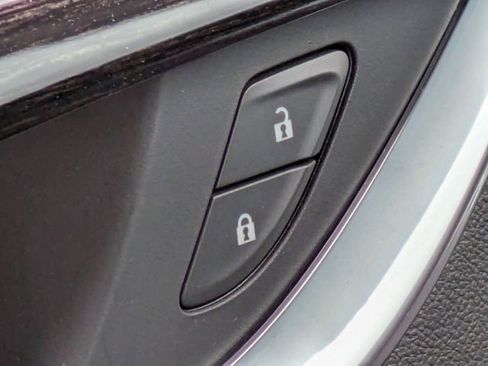 Certified 2021 Buick Enclave Avenir w/ Avenir Technology Package image 28