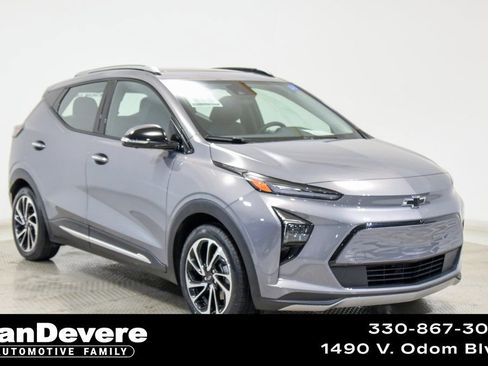 Used 2023 Chevrolet Bolt EUV Premier w/ Sun & Sound Package image 1