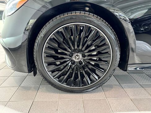 Used 2024 Mercedes-Benz E 350 4MATIC Sedan image 37