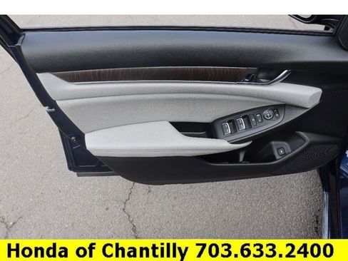 Used 2019 Honda Accord EX image 23