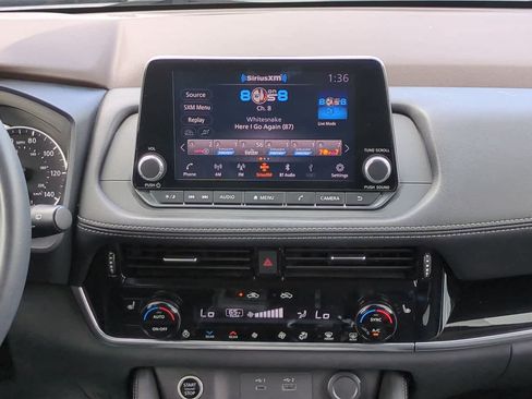 Used 2022 Nissan Rogue SL FWD image 17