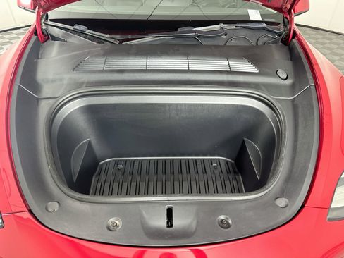 Used 2022 Tesla Model Y Long Range AWD/4WD image 34