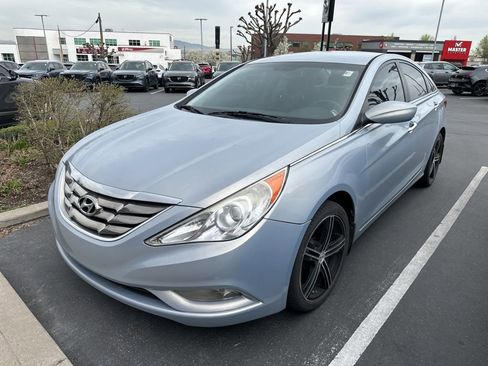 Used 2013 Hyundai Sonata SE image 1