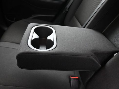 Used 2018 Hyundai Elantra GT image 31