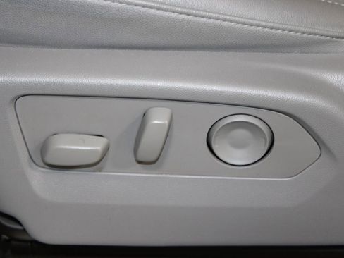 Used 2023 GMC Sierra 1500 SLT image 17