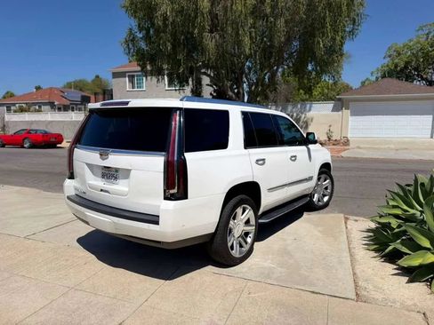 Used 2020 Cadillac Escalade Luxury RWD image 23