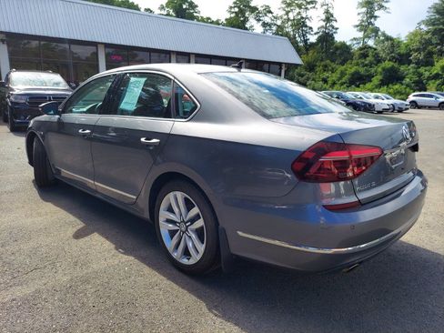 Used 2017 Volkswagen Passat 1.8T SE FWD image 6