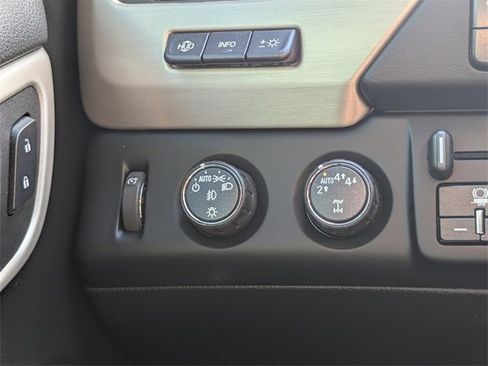 Used 2018 GMC Yukon Denali w/ Open Road Package image 28