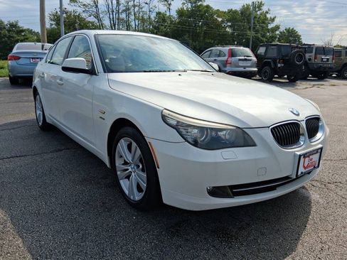 Used 2010 BMW 528i xDrive Sedan AWD/4WD image 3