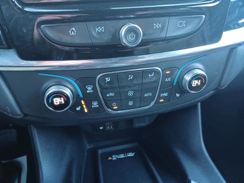 Used 2023 Chevrolet Traverse RS image 12