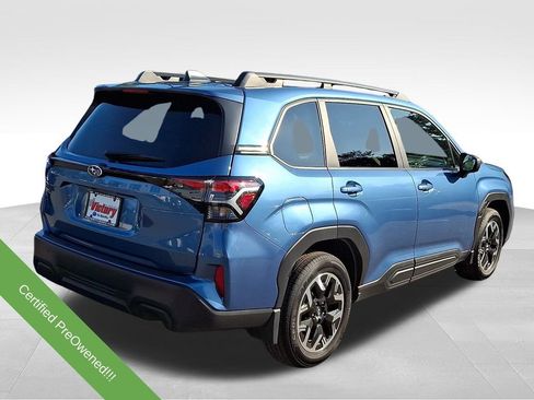 Used 2025 Subaru Forester Premium AWD/4WD image 6