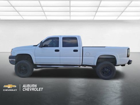 Used 2005 Chevrolet Silverado 2500 LT w/ Heavy-Duty Power Package AWD/4WD image 6