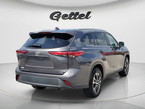 Used 2023 Toyota Highlander XLE FWD image 5