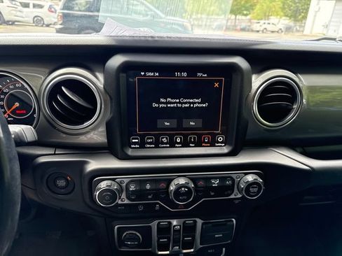 Used 2020 Jeep Wrangler Unlimited Sahara AWD/4WD image 21