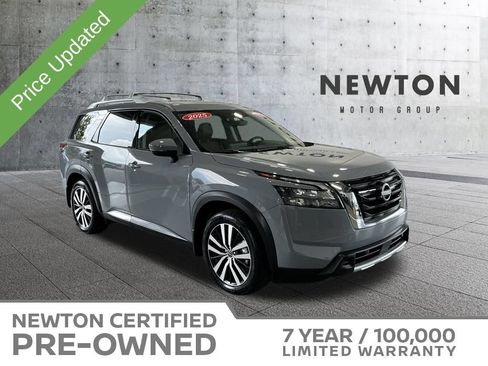 Used 2025 Nissan Pathfinder Platinum w/ Cargo Package AWD/4WD image 1
