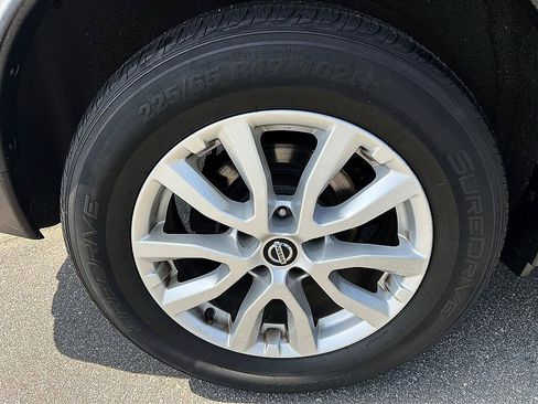 Used 2018 Nissan Rogue SV w/ Sun & Sound Touring Package AWD/4WD image 11