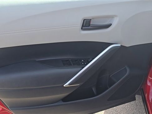 Used 2023 Toyota Corolla Cross LE image 10