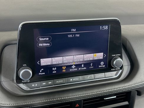 Used 2025 Nissan Rogue SV FWD image 19