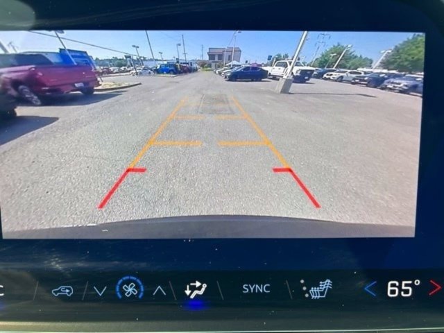 Used 2025 Chevrolet Traverse LT AWD/4WD image 25