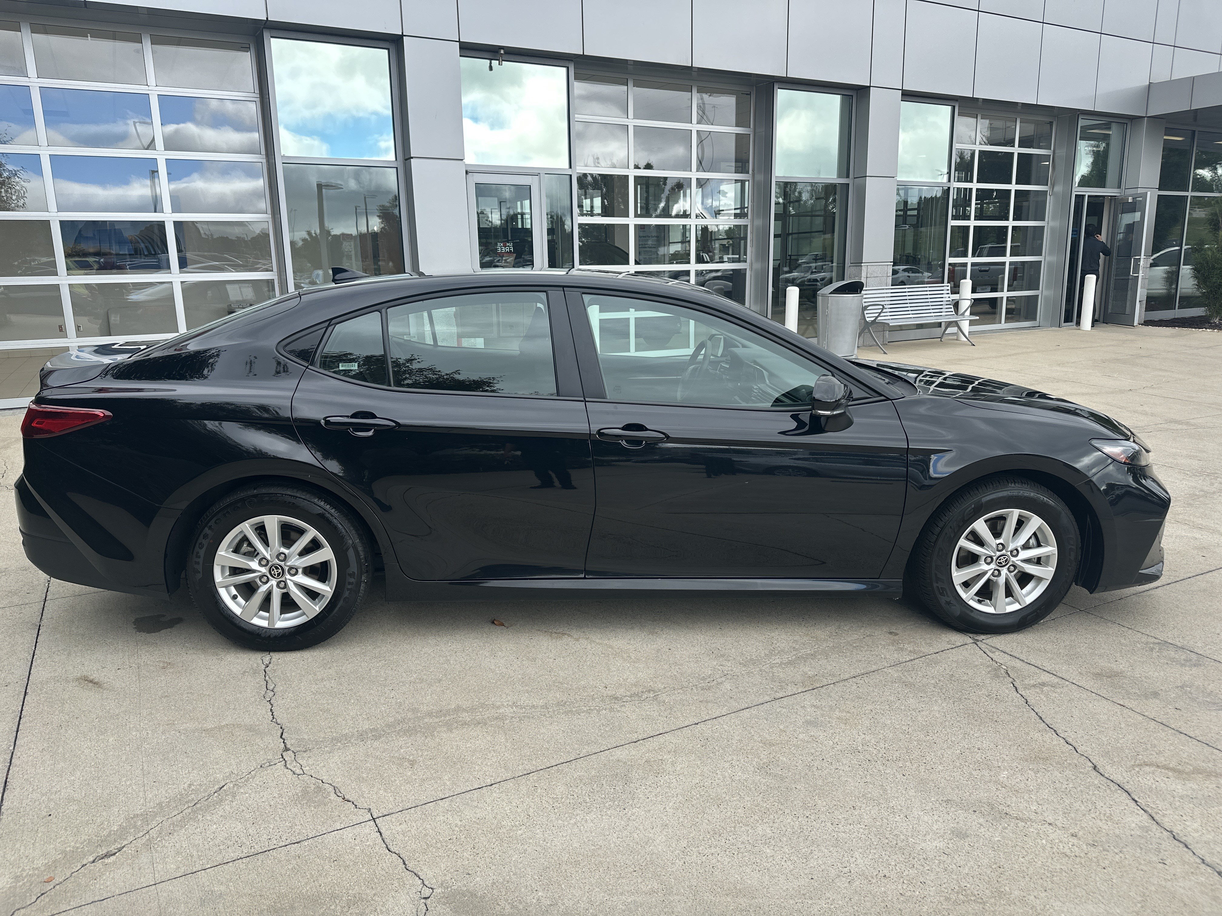 Used 2025 Toyota Camry LE FWD image 10