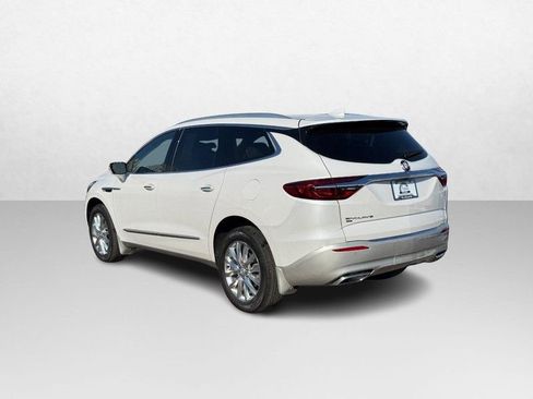 Used 2021 Buick Enclave Essence w/ Sound and Sites Package image 3