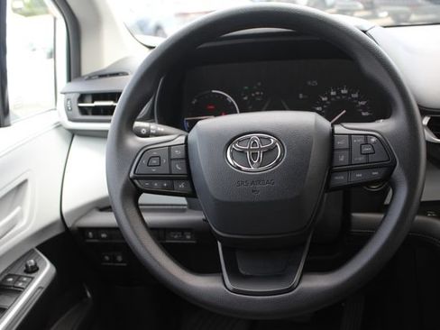 Certified 2026 Toyota Sienna LE FWD image 42