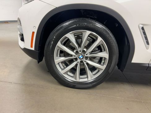 Used 2019 BMW X3 sDrive30i w/ Premium Package image 11