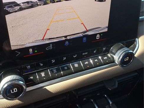 Used 2024 GMC Canyon Denali AWD/4WD image 11