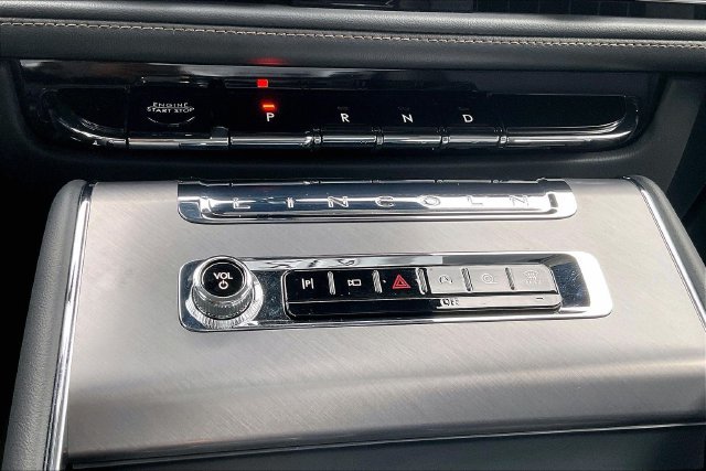 Used 2026 Lincoln Aviator AWD w/ Jet Appearance Package image 34