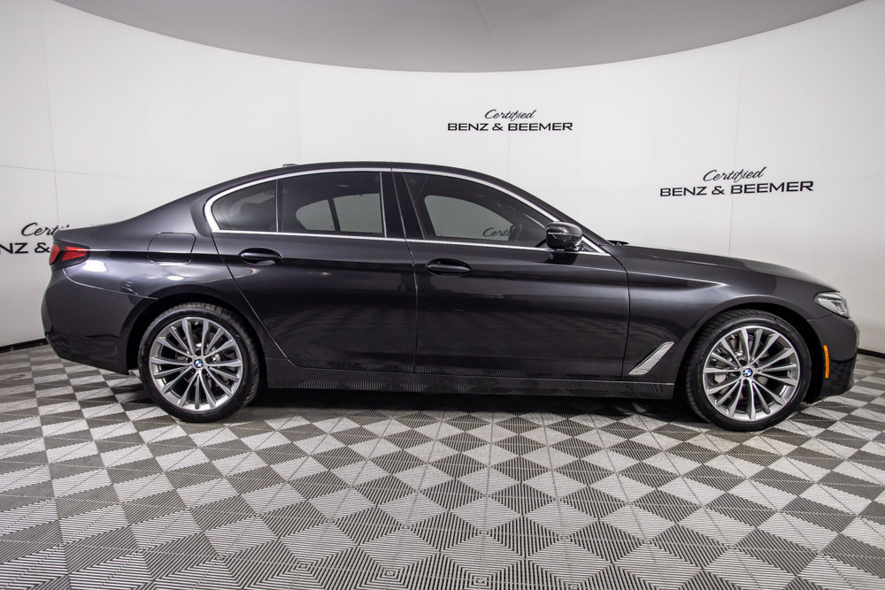 Used 2023 BMW 530i w/ Convenience Package RWD image 3